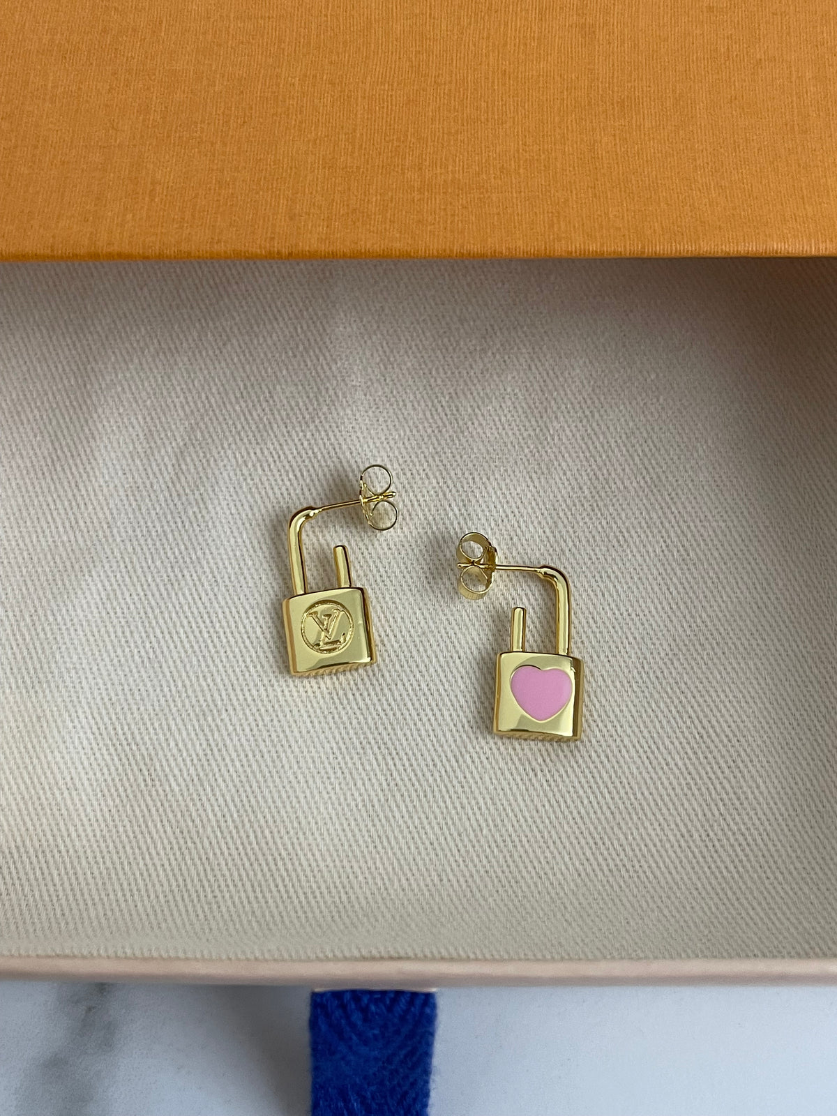 Lou Candadito Earring
