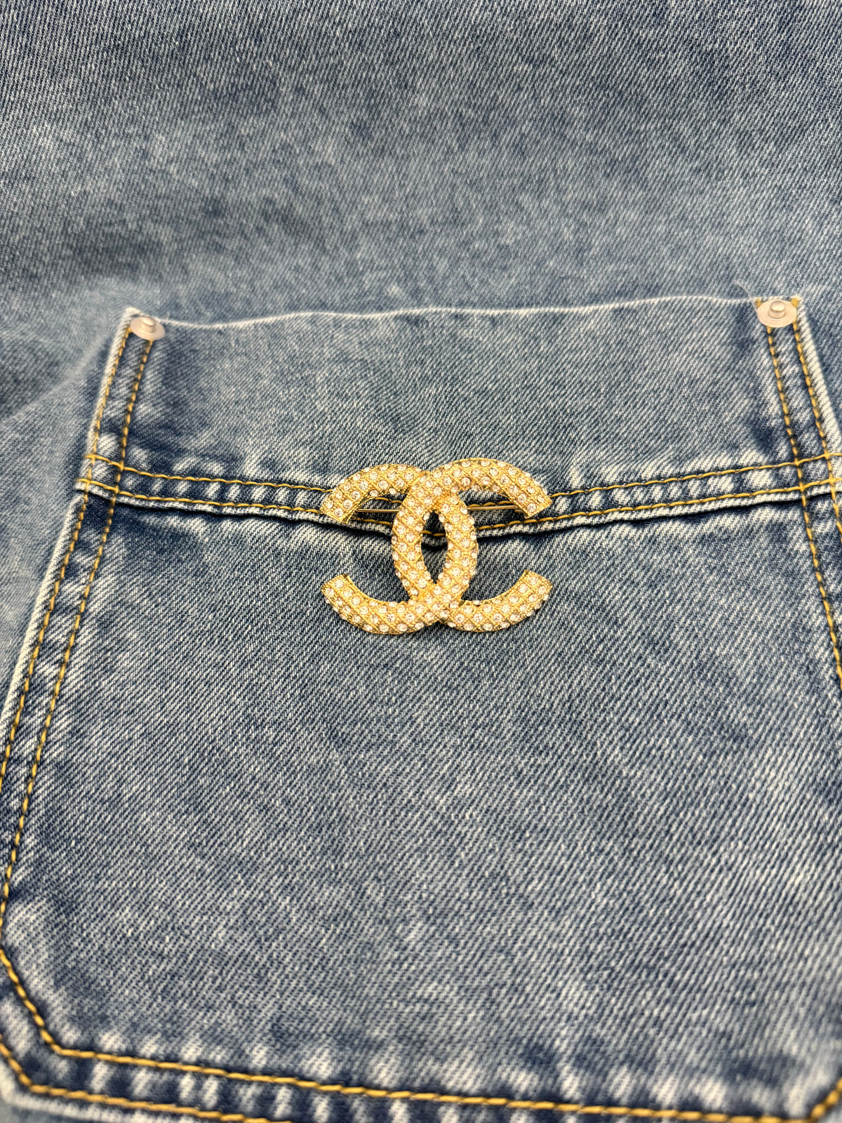Ceci Gold Brooch