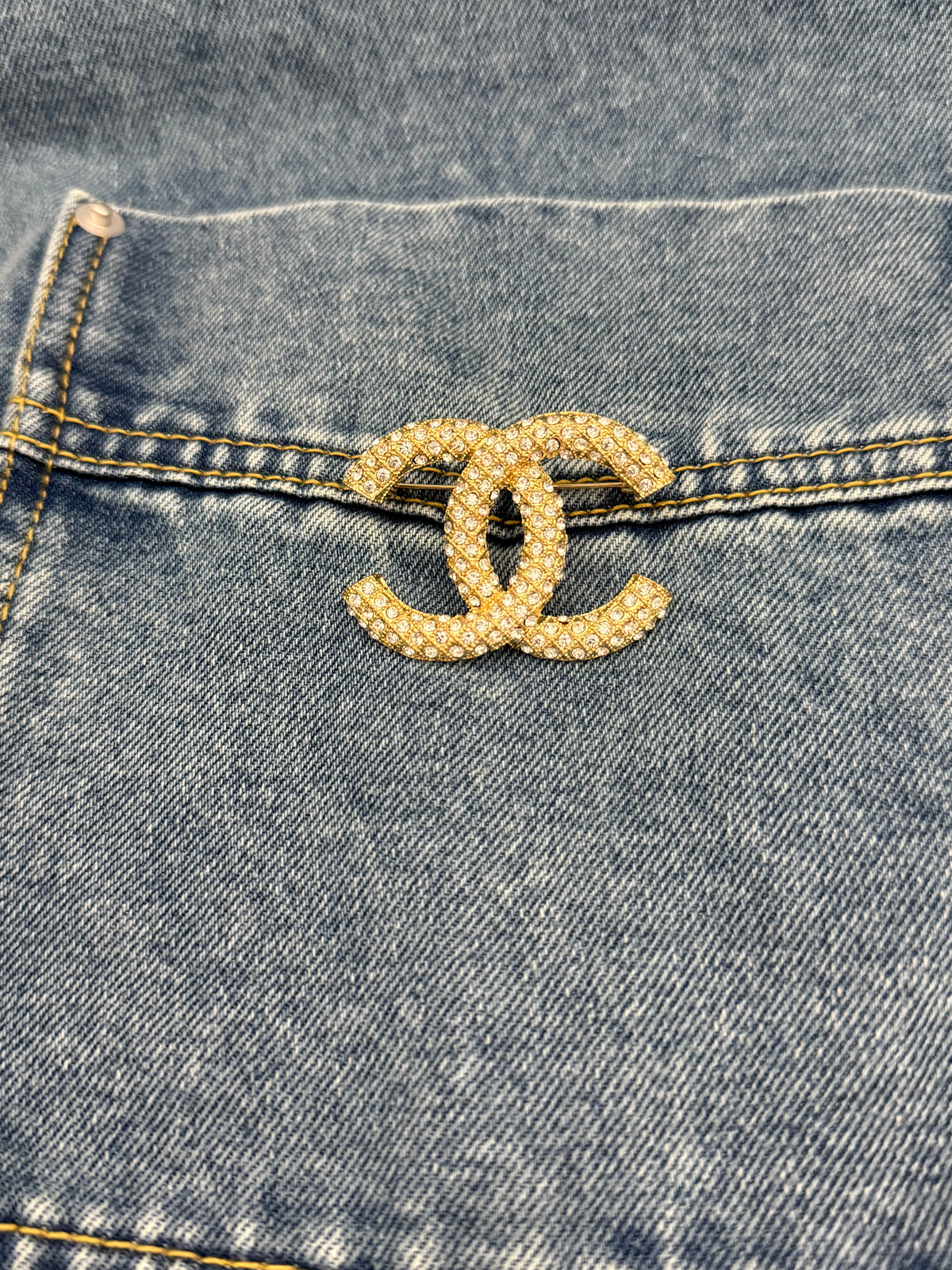 Ceci Gold Brooch