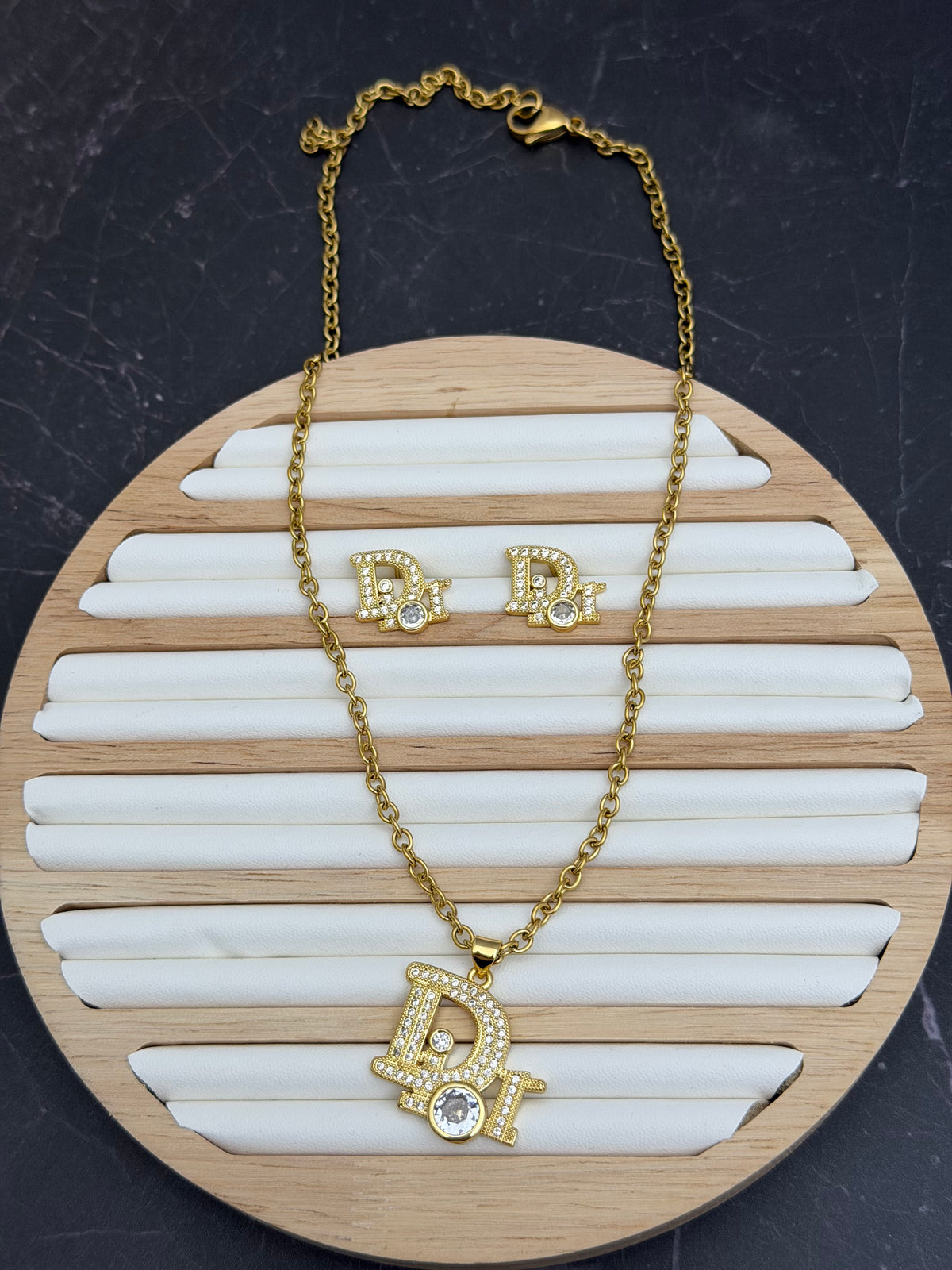 Dinora Set