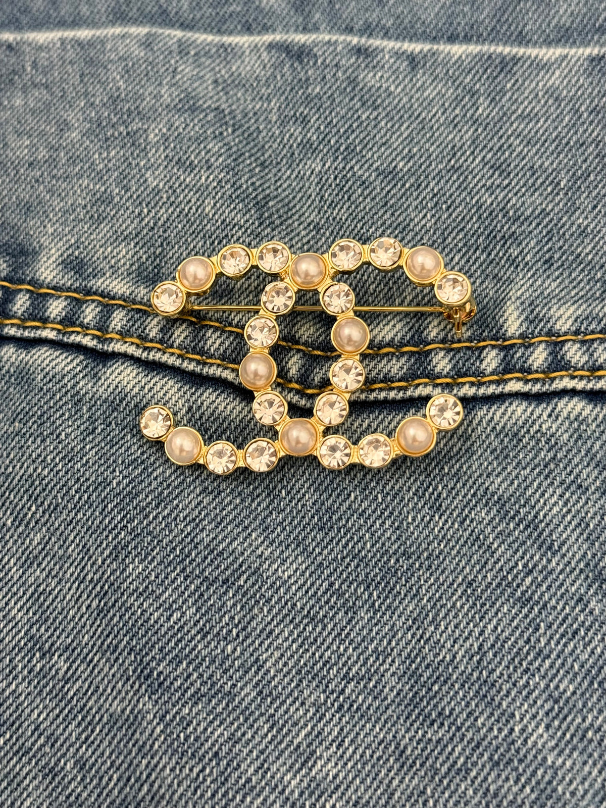 Ceci Crystal Brooch