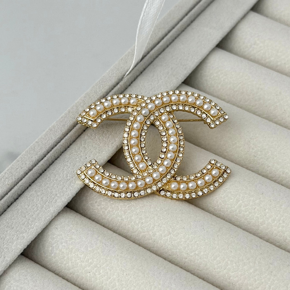 Perlitas Pin